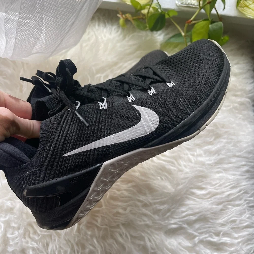 Nike Metcon Flyknit Women’s - Picture 3 of 6
